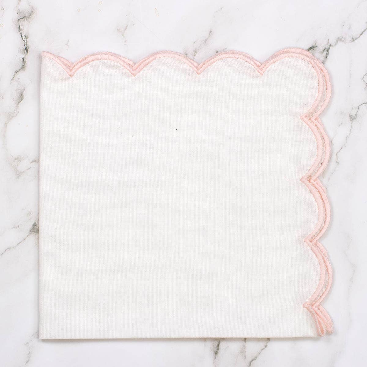 Scallop Napkin White/Pink 18x18