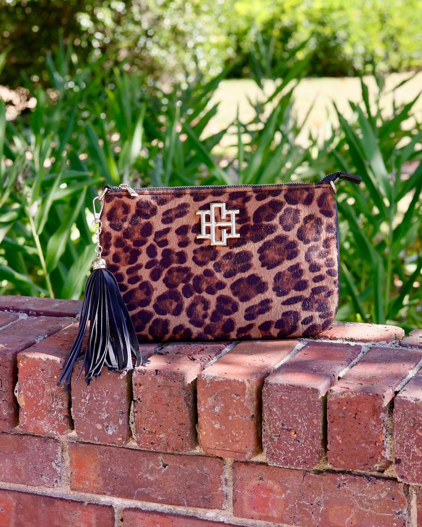 Madelyn Clutch/Crossbody Spotted Saddle: Default