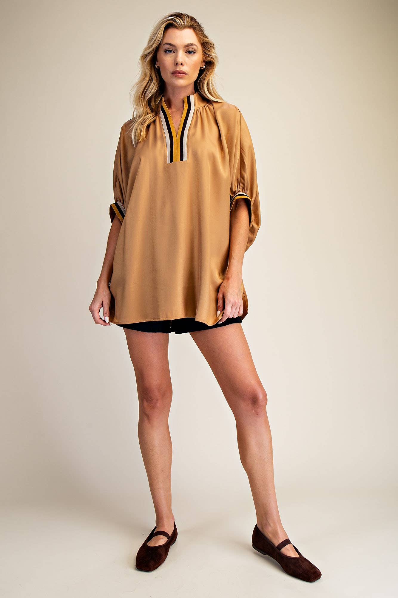 V-Neck Band Oversize Shirts: Camel / L