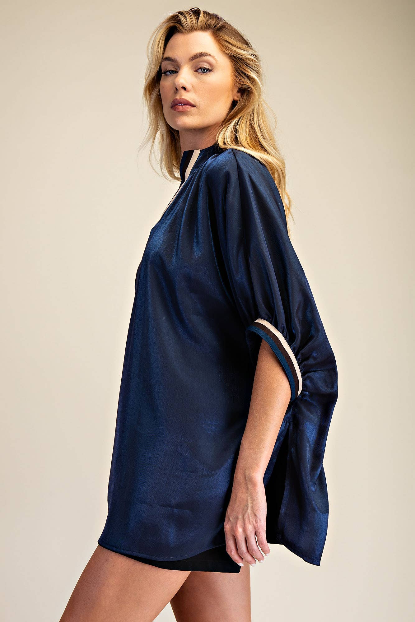 V-Neck Band Oversize Shirts: Camel / S