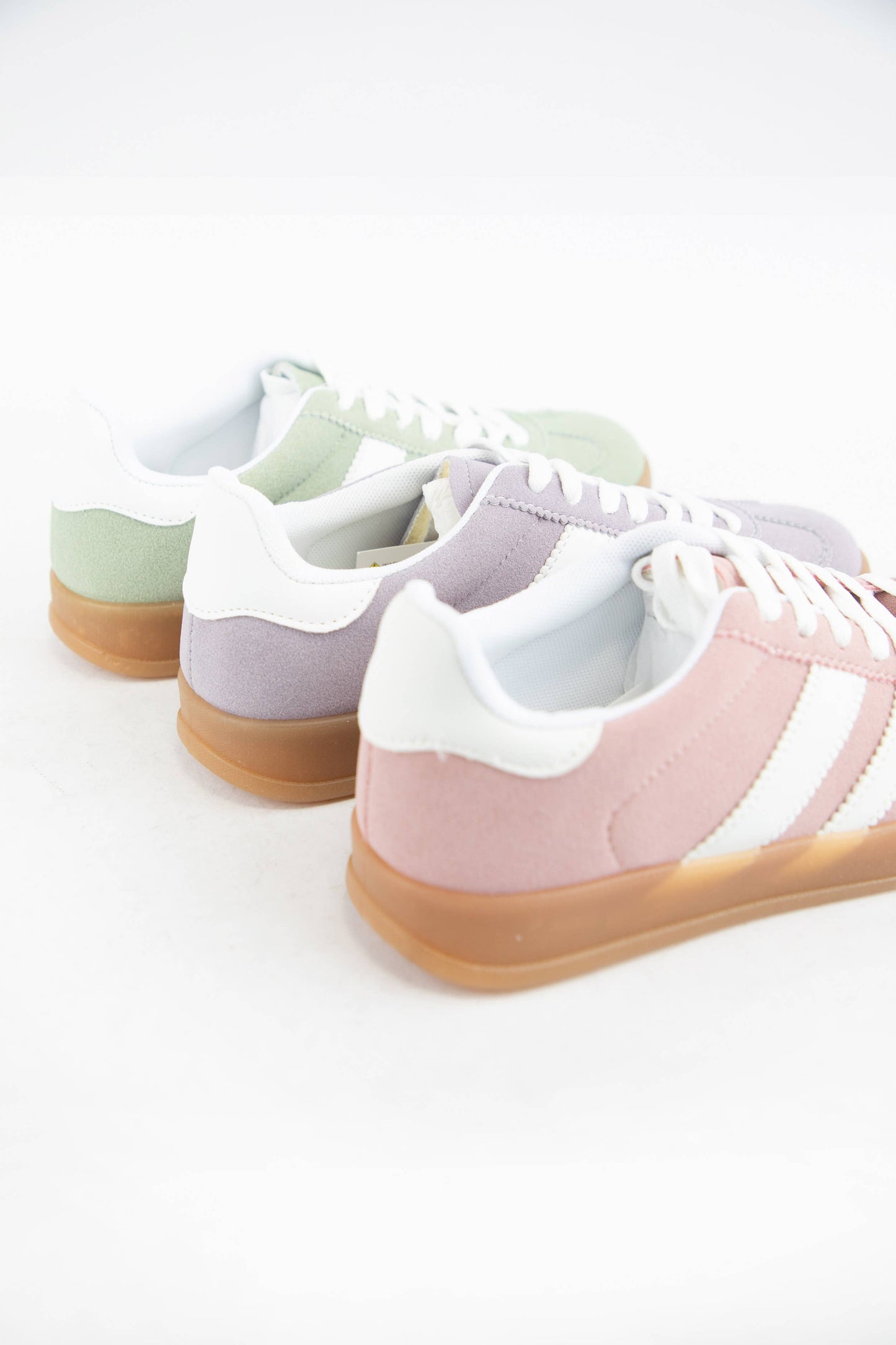 DEER-09 COLORFUL SUEDE SNEAKERS: WHITE RED / B18