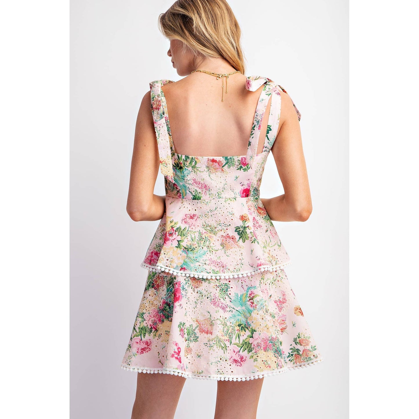 LOVELY PRINT EYELET TIERED MINI DRESS: Pink Mix / S-M-L(2-2-2)