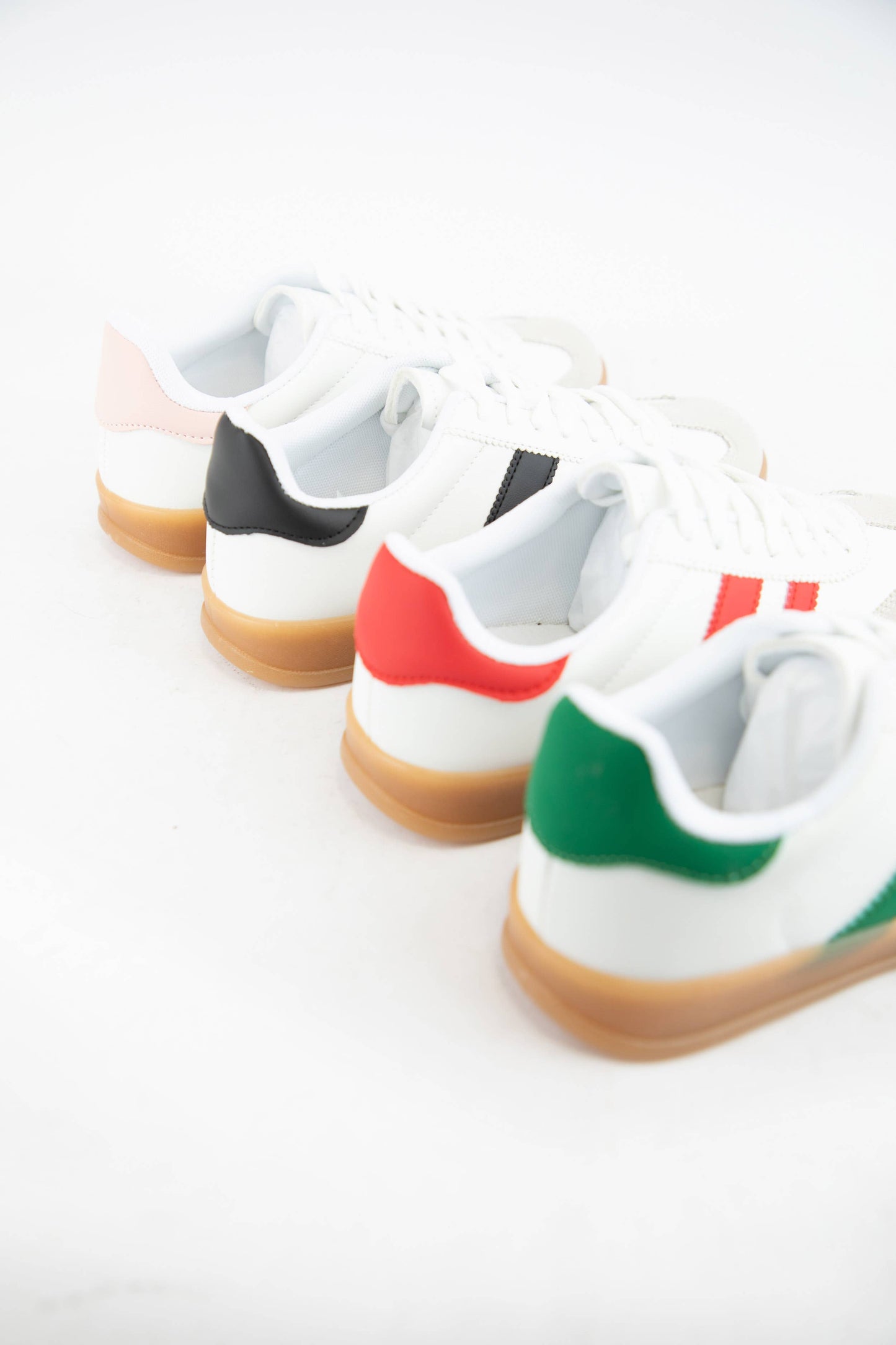 DEER-09 COLORFUL SUEDE SNEAKERS: WHITE RED / B18